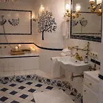 Honor Extravagance Apartment