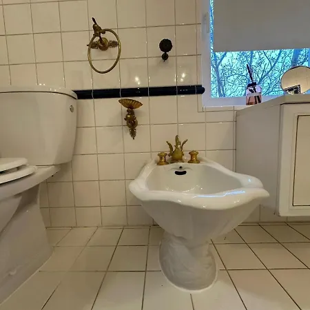 Honor Extravagance Linz