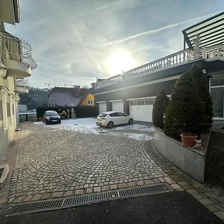 Honor Extravagance * Linz